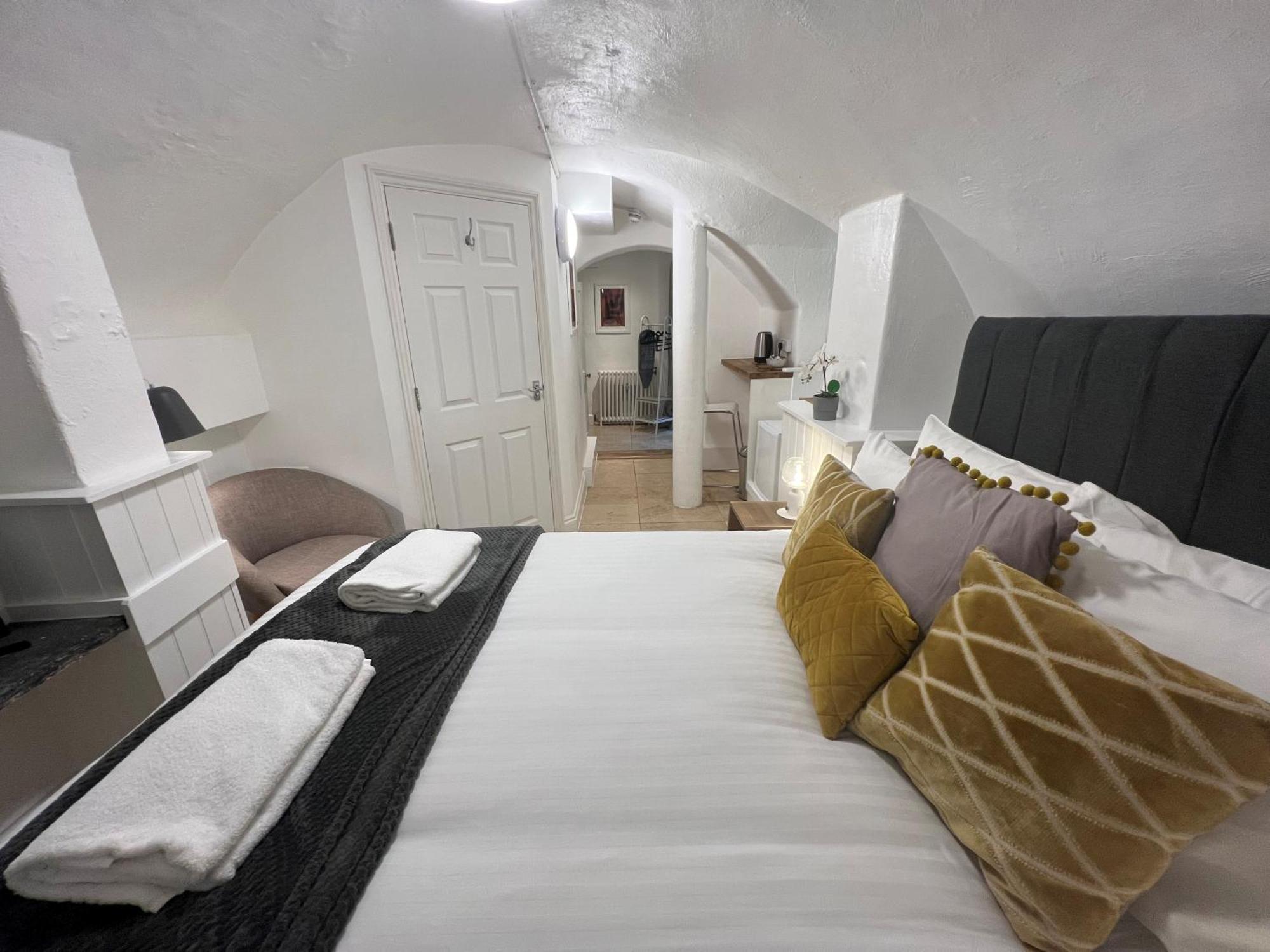 4 Berkeley Square I Your Apartment Bristol Chambre photo